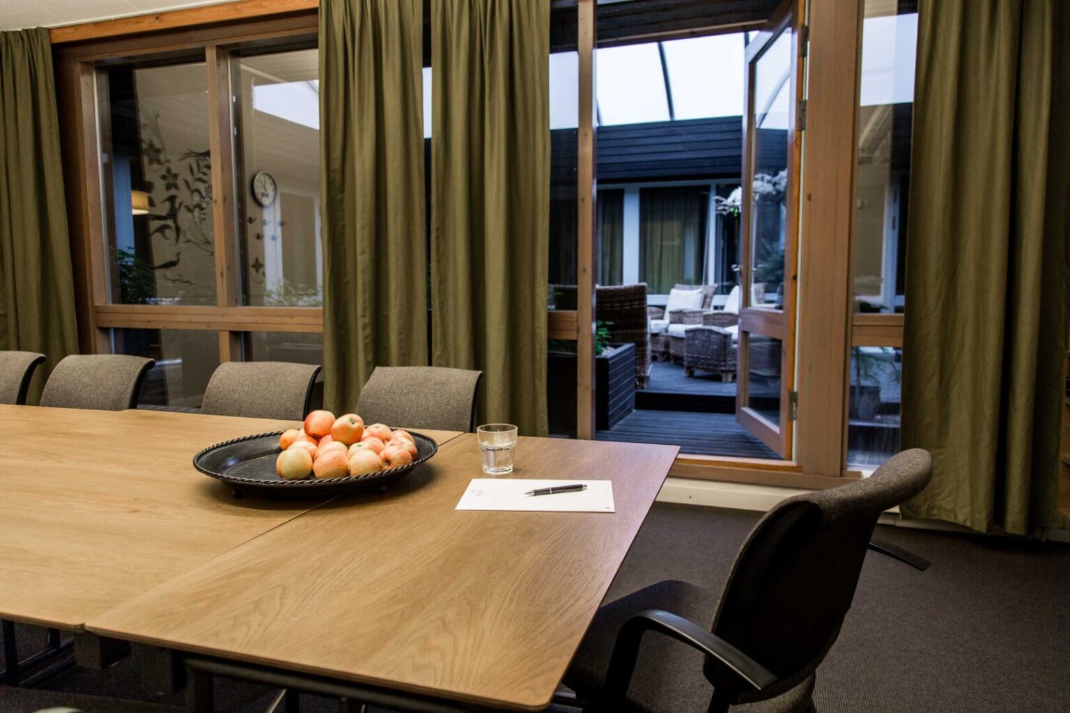 Fjorden with window to atrium/orangery