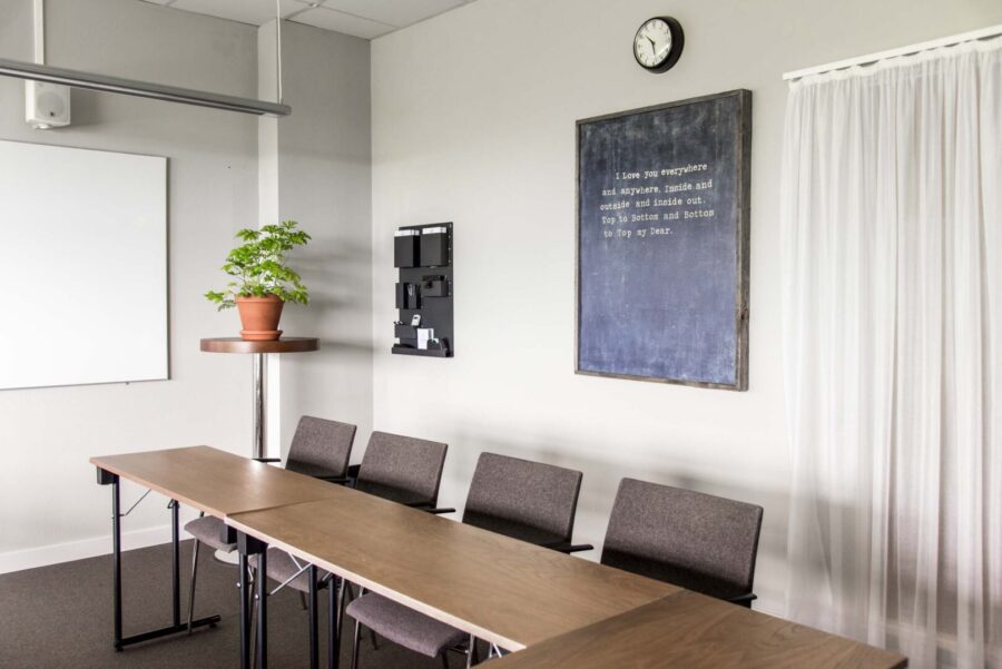 Conference room for between 9 and 20 people.