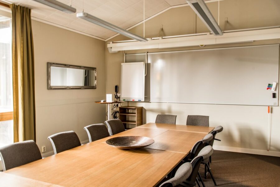 Bright and airy conference room for 10 people.