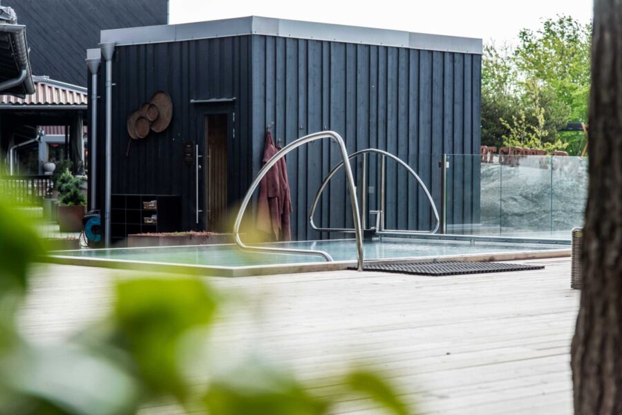 outdoor swimming pool
