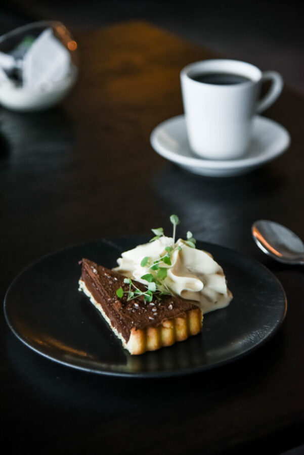 dessert med kaffe