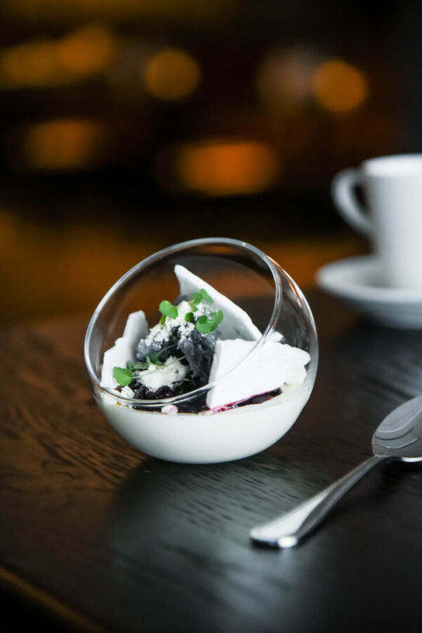 dessert på restaurang flora