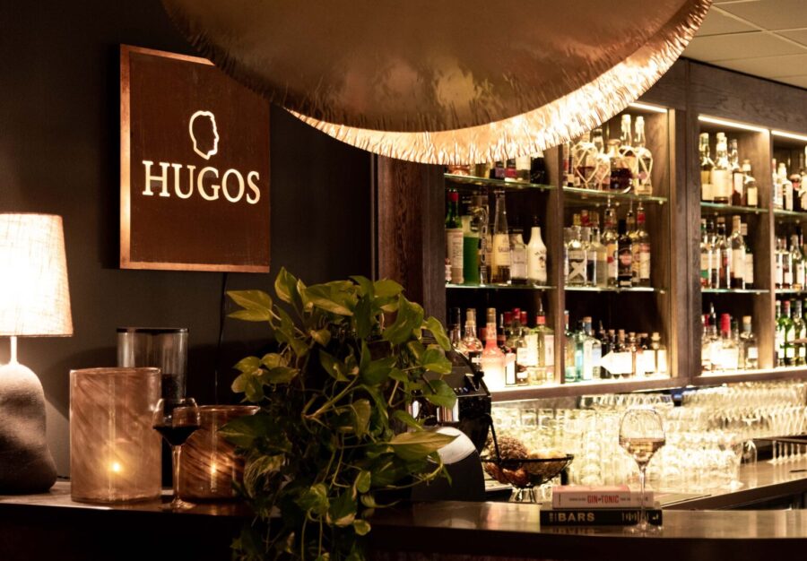 Hugos bar