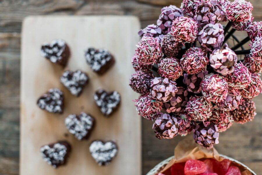 CAKE POPS AV ÖVERBLIVEN KAKA